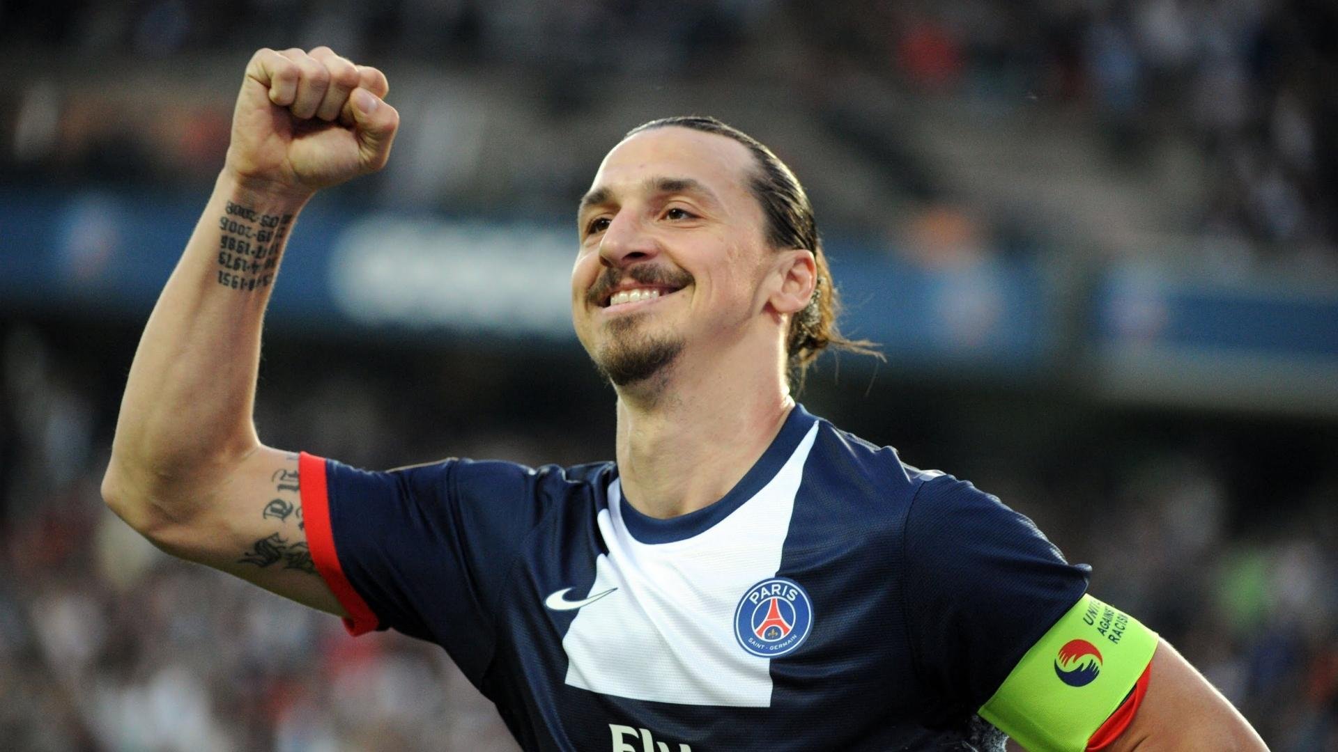 C罗官方宣布比赛局势复杂新规，独行侠引发争议！赛场气氛高涨